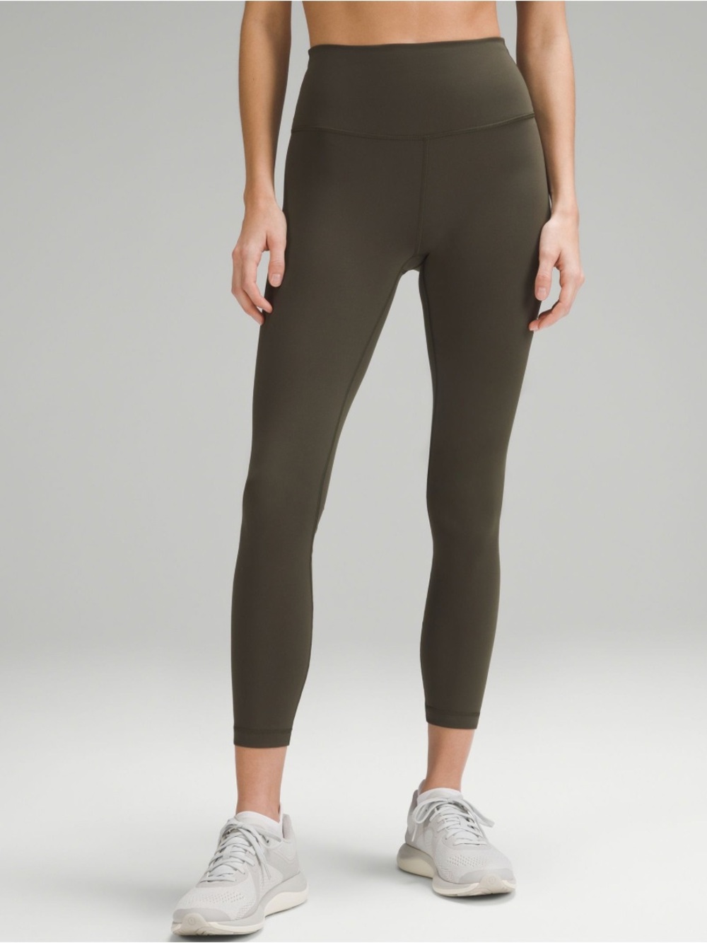Lululemon Wunder Train High-Rise Tight 25” in dark Olive